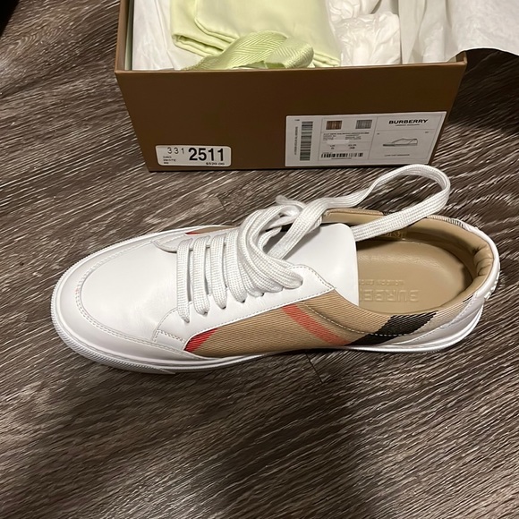 COPY - Burberry sneakers. Size 38 - Picture 1 of 3